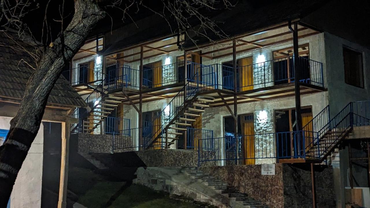 Hotel Arevi Gosh Екстериор снимка