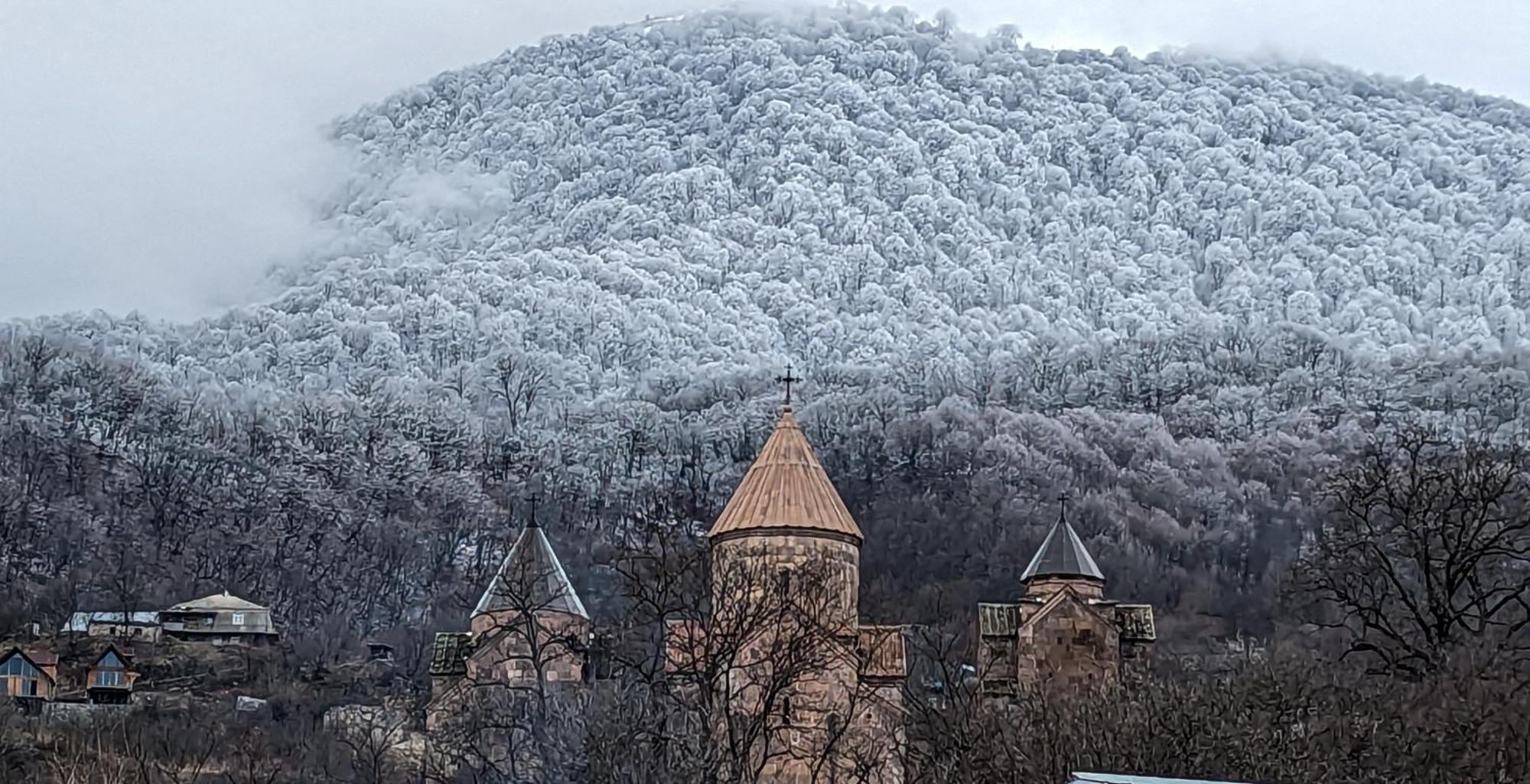 Hotel Arevi Gosh Екстериор снимка